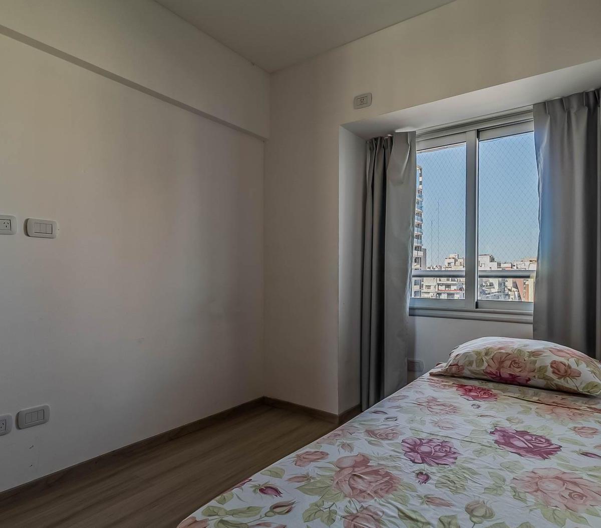 Departamento tres ambientes en Belgrano con balcón y parrilla
