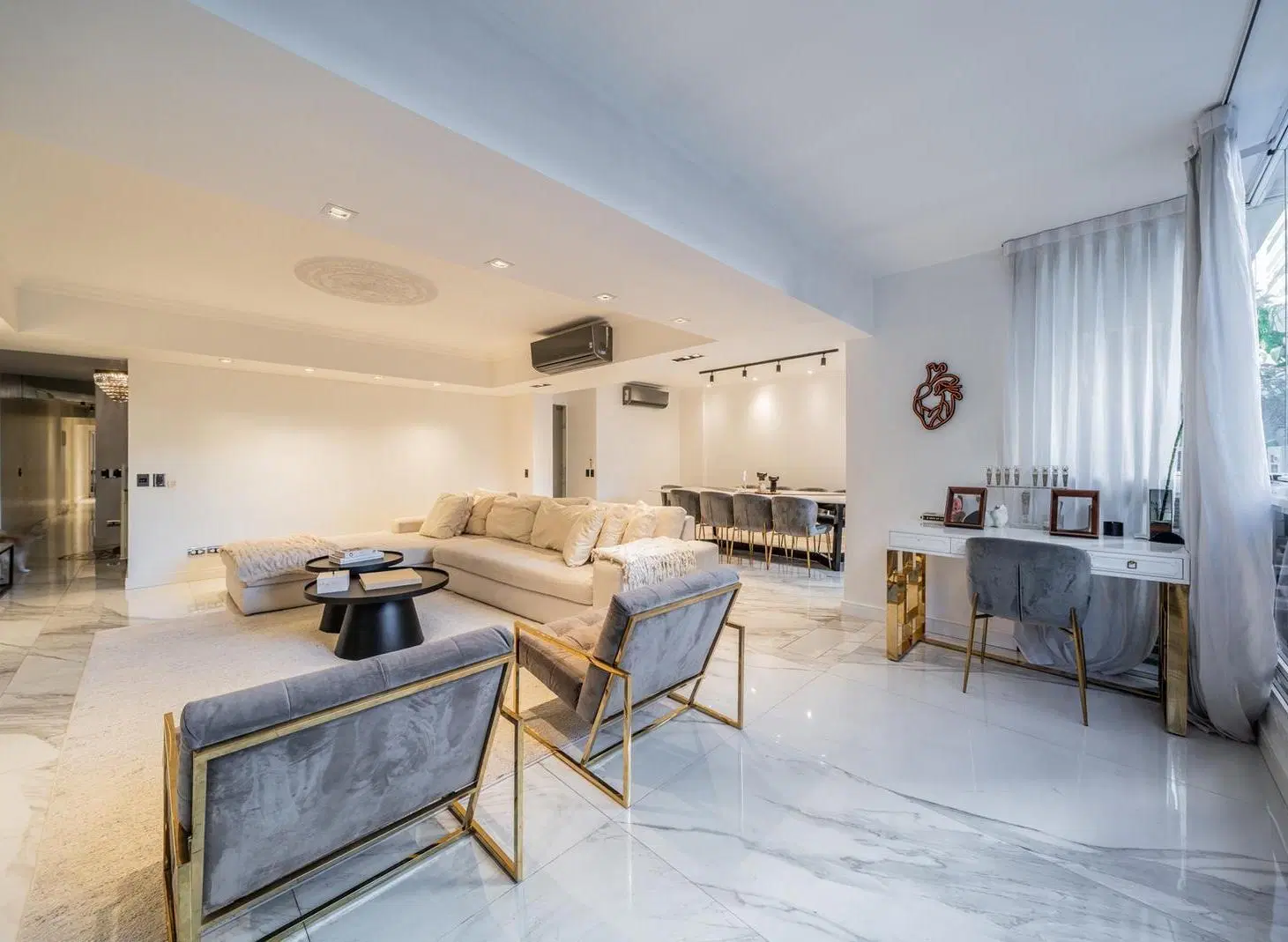 Palermo chico. Venta Cuatro Ambientes con dep. Impecable a nuevo. Patio con parrilla. Cochera. 4