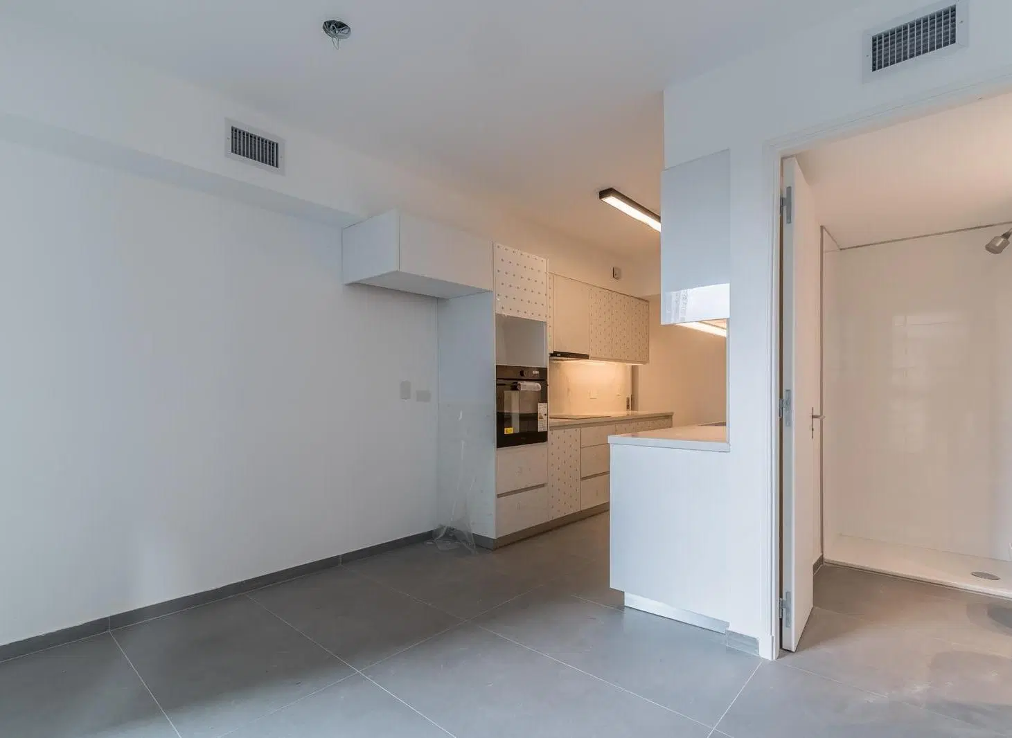 Quartier Lacroze. Cuatro Ambientes. Equipado a nuevo. Seguridad 24hs. Dos Cocheras. Amenities. 5