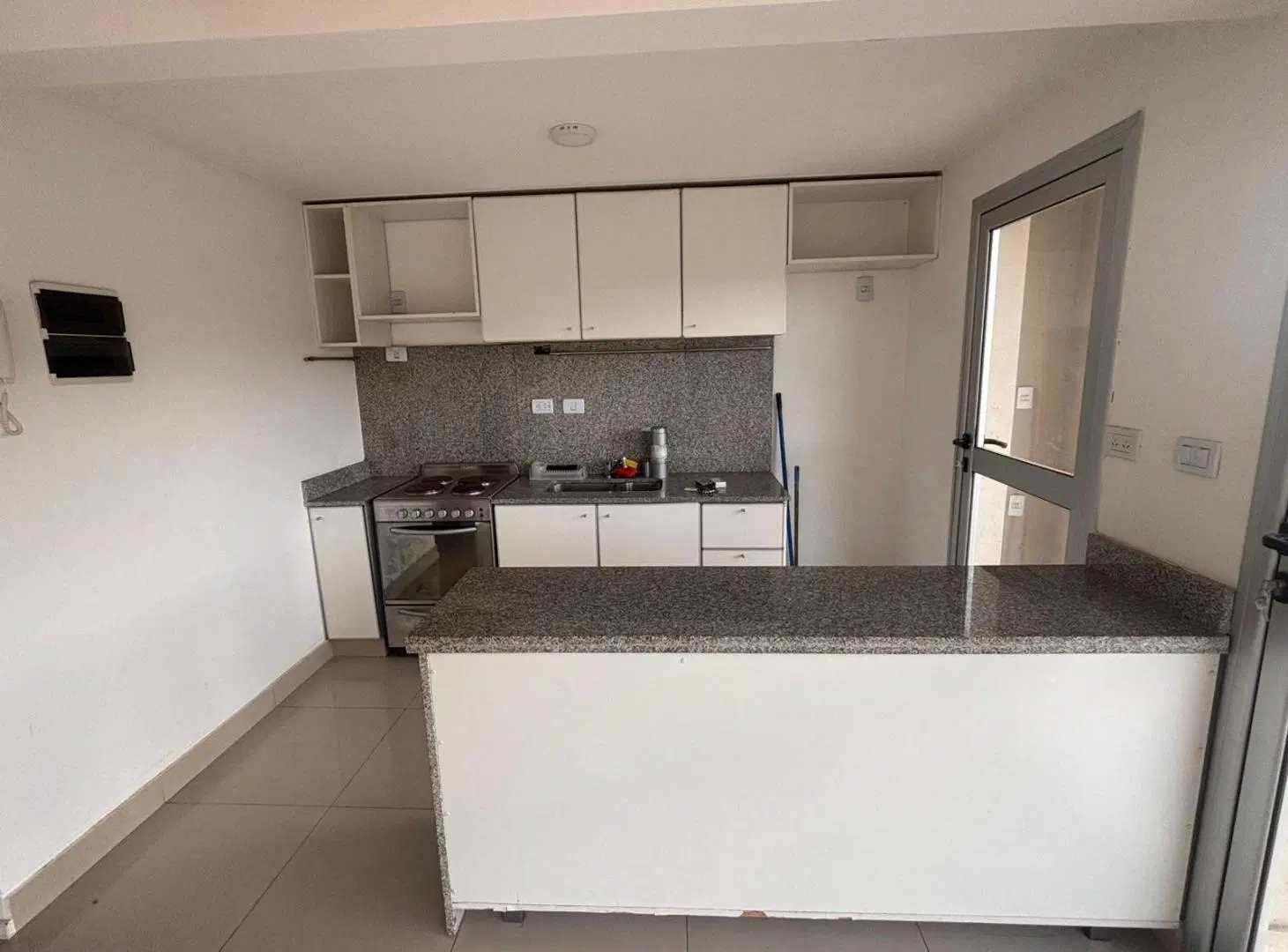 Departamento en ALQUILER - con cochera y amenices 4