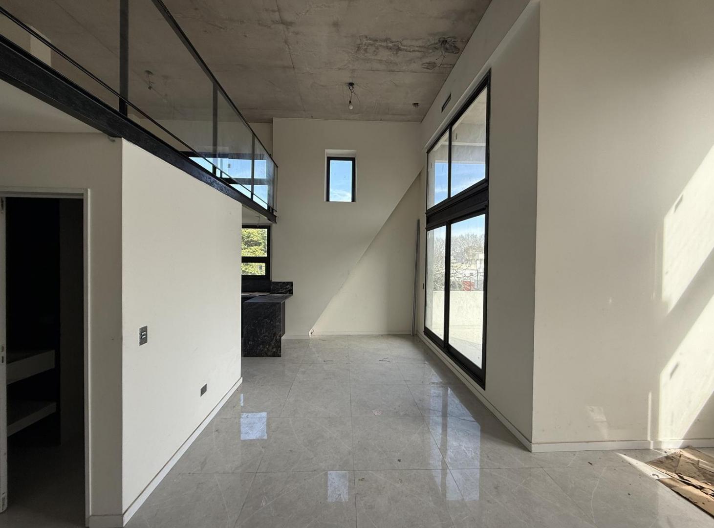 Foto de Departamento 4 Ambientes. Entre Piso. Duplex. Balcon. Cochera., imagen 3