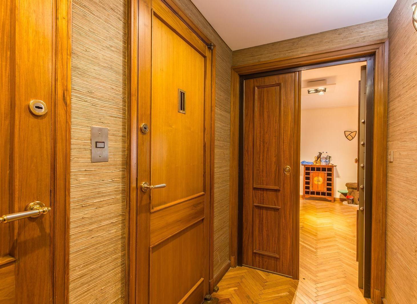Foto de Venta - Belgrano - Siete Ambientes - Seguridad 24hs. Vista 360. Cochera, imagen 2