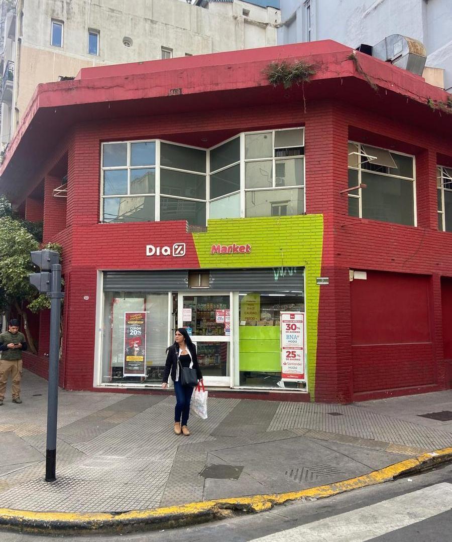 Foto de Terreno en Balvanera - Esquina - Corredor Medio - Local 12 pisos, imagen 1