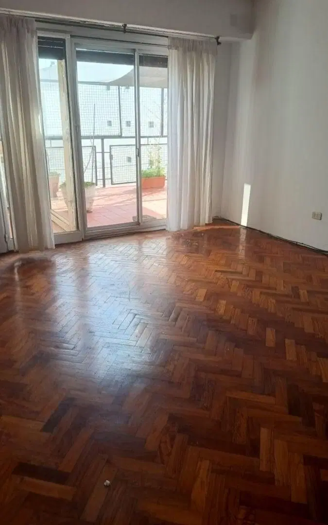 Departamento de 79 m2 con 2 dormitorios en venta en Once 1