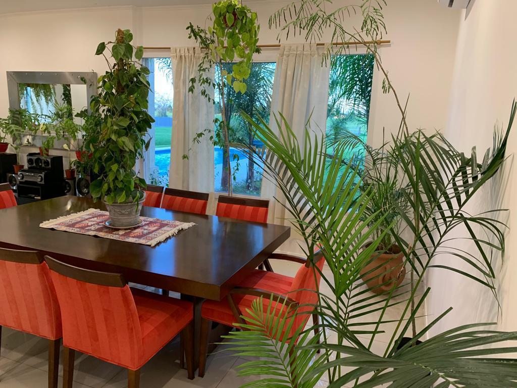 Casa de 6 Ambientes en Canning barrio La Providencia, sector Golf