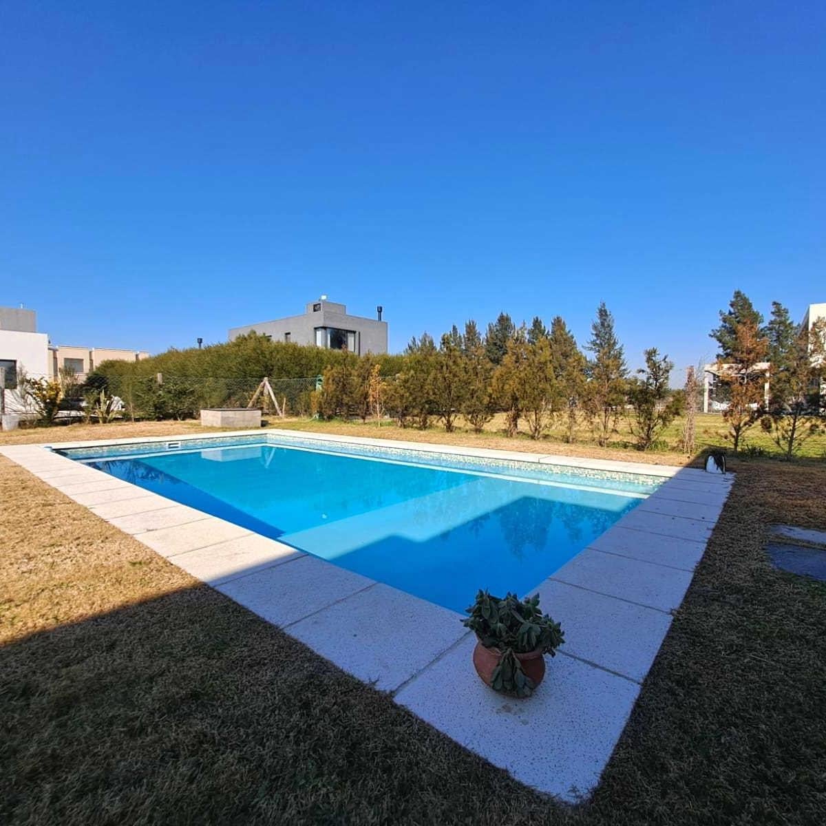 Casa amoblada de 4 ambientes con pileta en Santa Ines Canning Esteban Echeverria