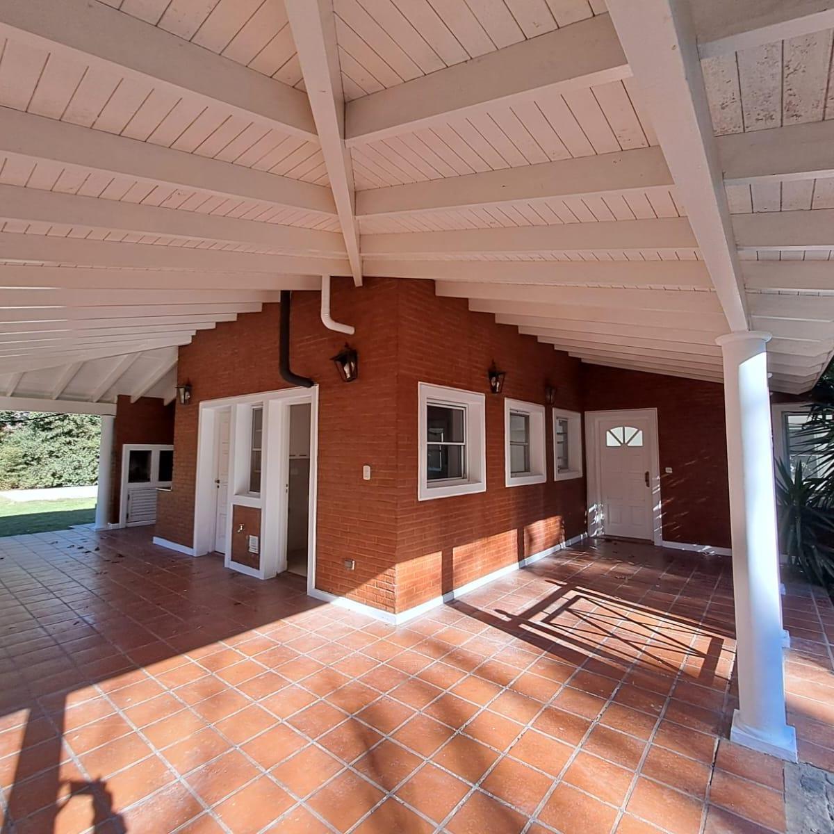 Casa en Solar del Bosque