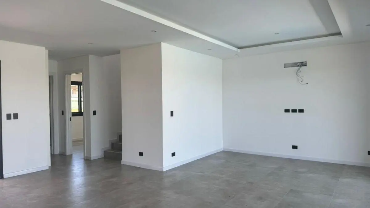 CASA EN VENTA A ESTRENAR CANNING CHICO 4 DORMITORIOS PISCINA 3