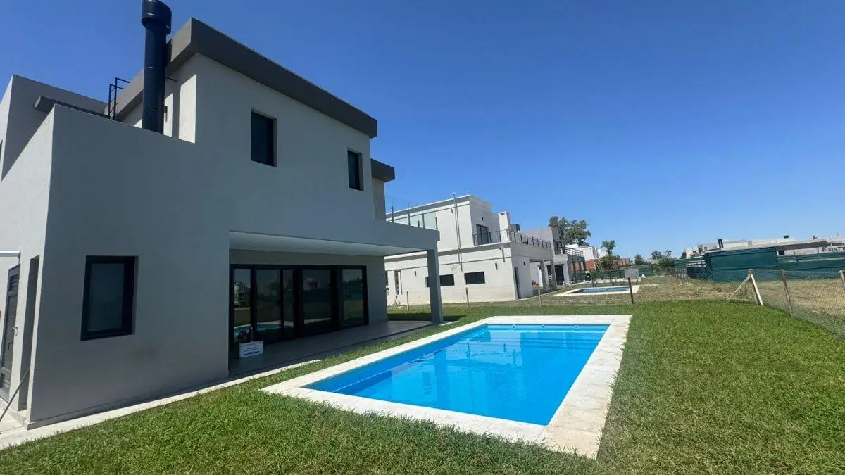 CASA EN VENTA A ESTRENAR CANNING CHICO 4 DORMITORIOS PISCINA 2