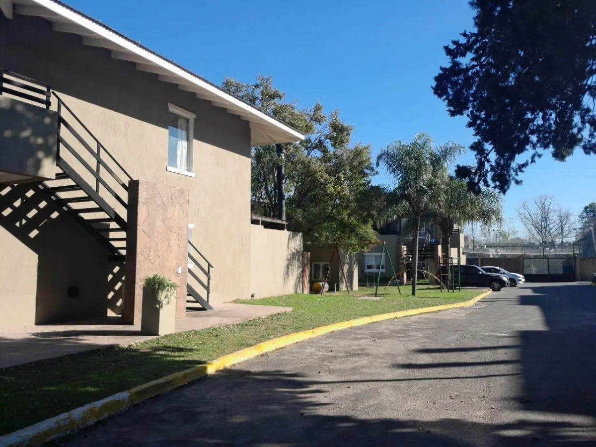 Departamento en venta con cochera 2 ambientes en Complejo Amaneceres de Canning Escriturable 1