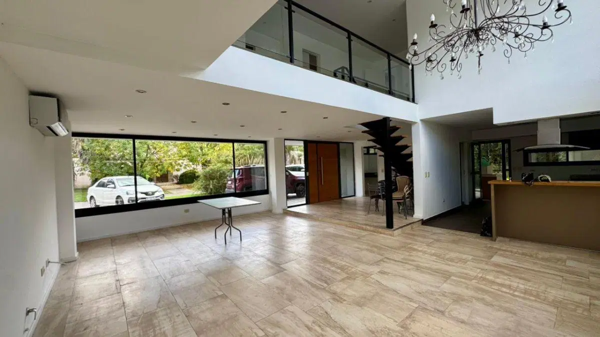 Casa en venta en Canning con piscina barrio El Rocío 2