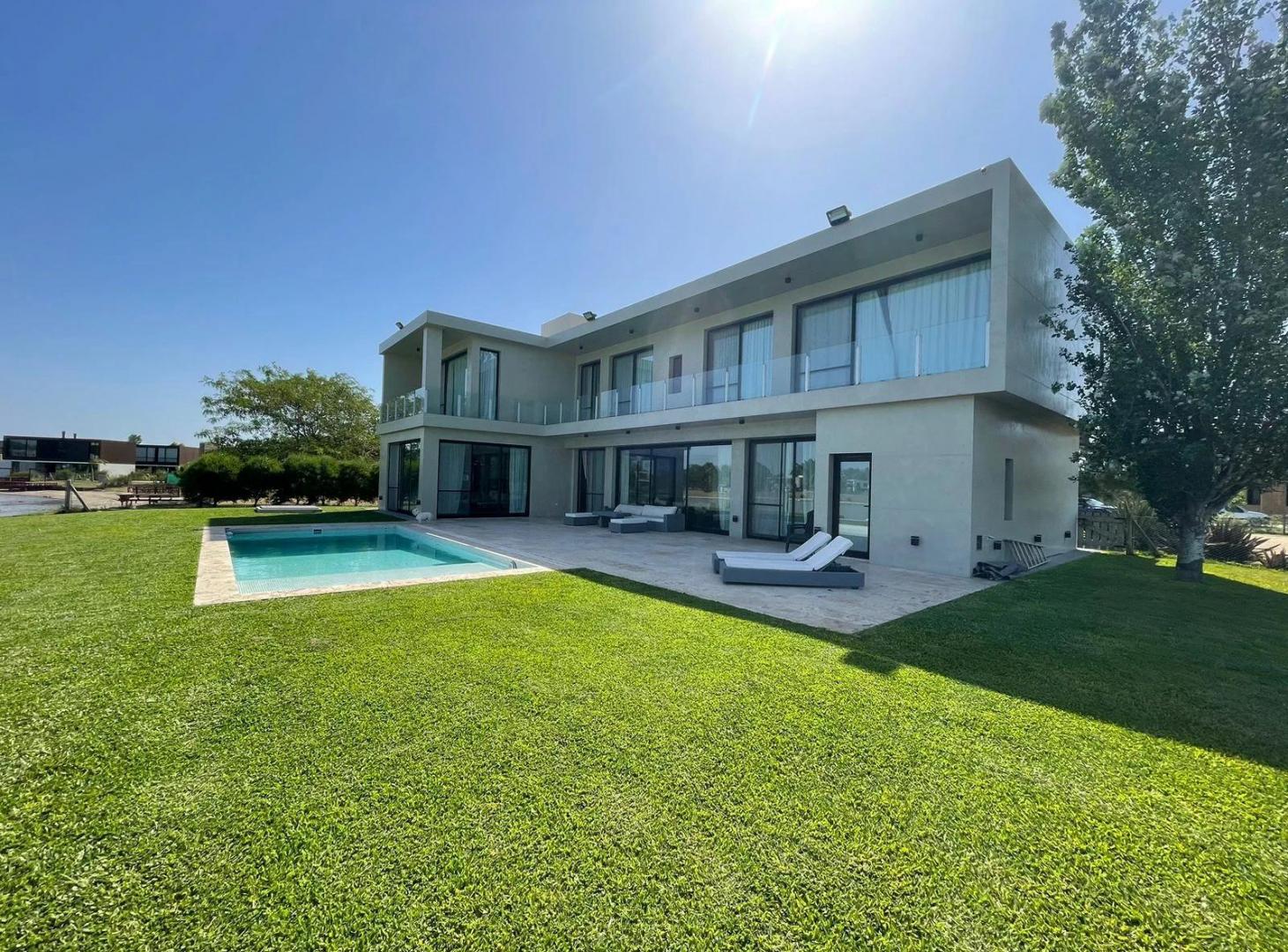 Casa en Venta en Terralagos Canning con Laguna y Piscina Climatizada | Amoblada y Equipada
