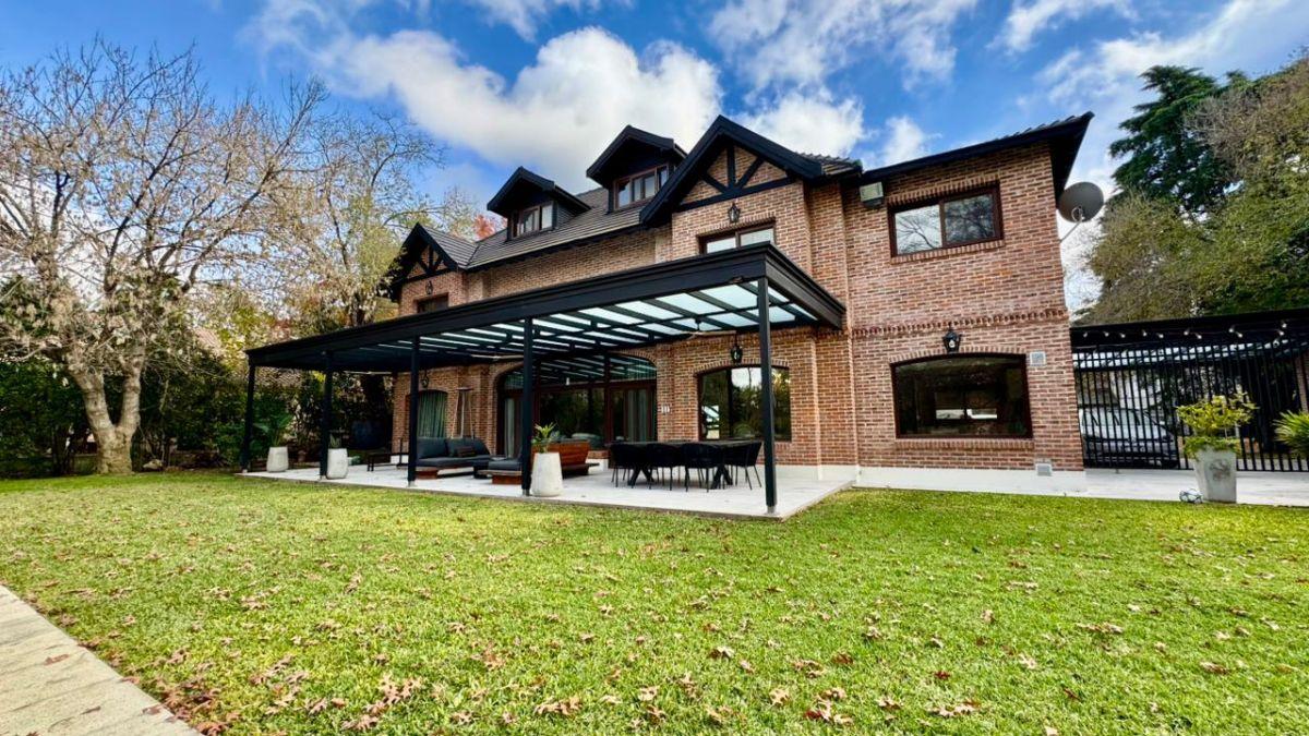 Casa en Venta en Saint Thomas Norte, Canning | Doble Lote al Golf | Categoría Premium