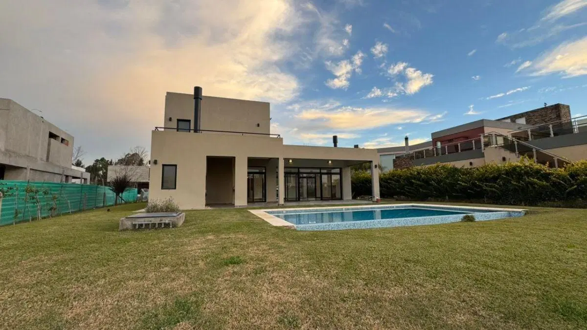 Casa en venta en Terralagos Los Robles 5901 Canning 8