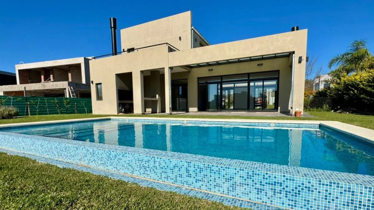 Casa en venta en Terralagos Los Robles 5901 Canning 2