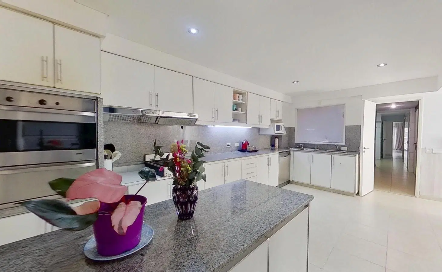 Departamento 6 Amb con Dependencia, Patio y 3 Cocheras 4