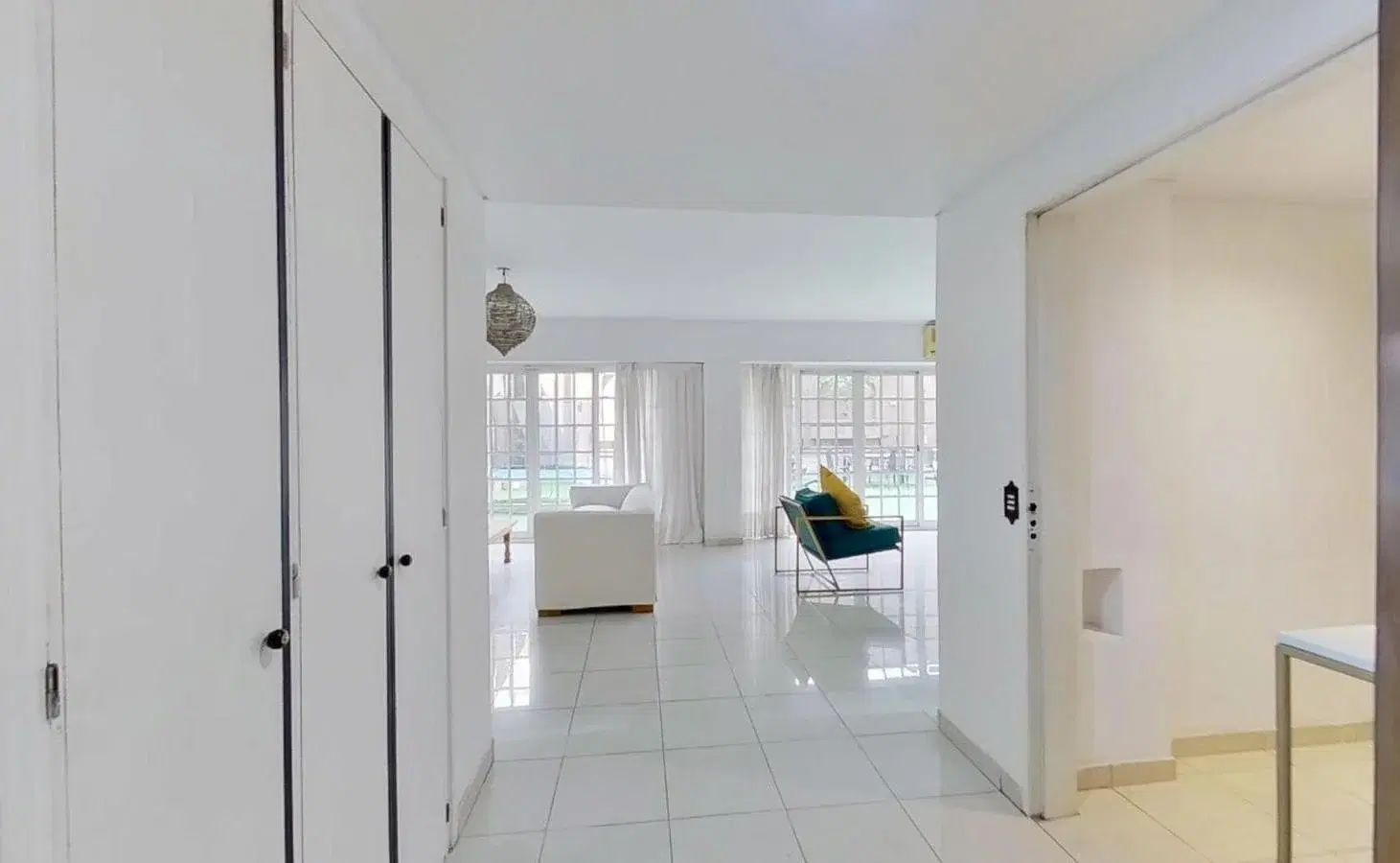 Departamento 6 Amb con Dependencia, Patio y 3 Cocheras 3