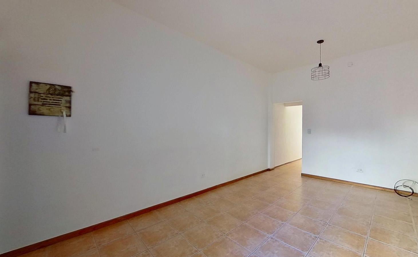 Foto de Duplex 3 Amb en Alquiler con Patio, Parrilla, Cochera en Monte Castro, imagen 4
