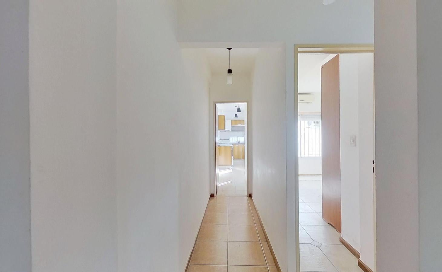 Foto de Duplex 3 Amb en Alquiler con Patio, Parrilla, Cochera en Monte Castro, imagen 2