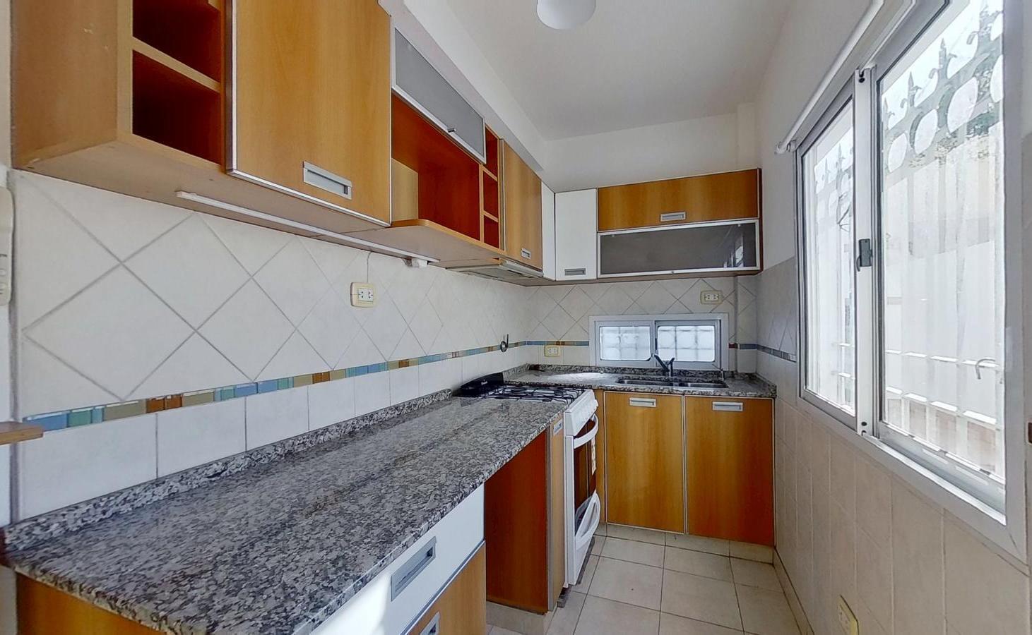 Foto de Duplex 3 Amb en Alquiler con Patio, Parrilla, Cochera en Monte Castro, imagen 5