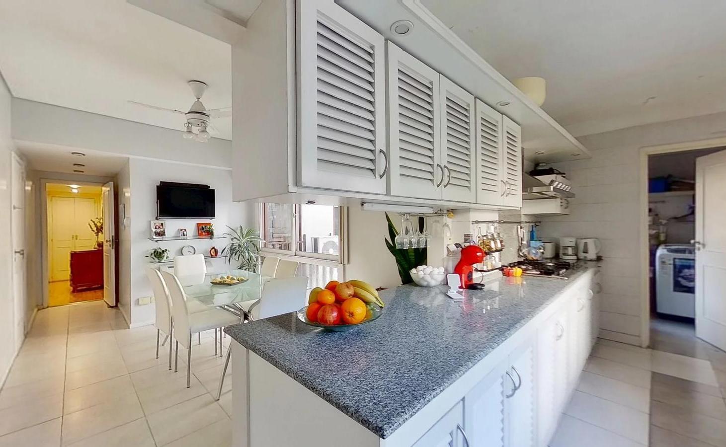 Foto de Departamento de 5 Ambientes más Dependencia, Cochera y Baulera en Venta, imagen 3