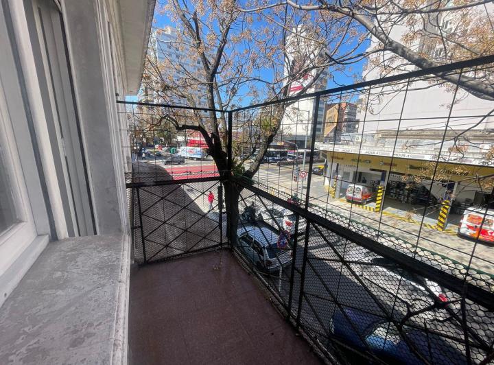 Ramallo 2400! 3 amb con balcón frente SIN EXPENSAS 1 piso por escalera 4