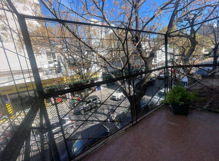 Ramallo 2400! 3 amb con balcón frente SIN EXPENSAS 1 piso por escalera 2