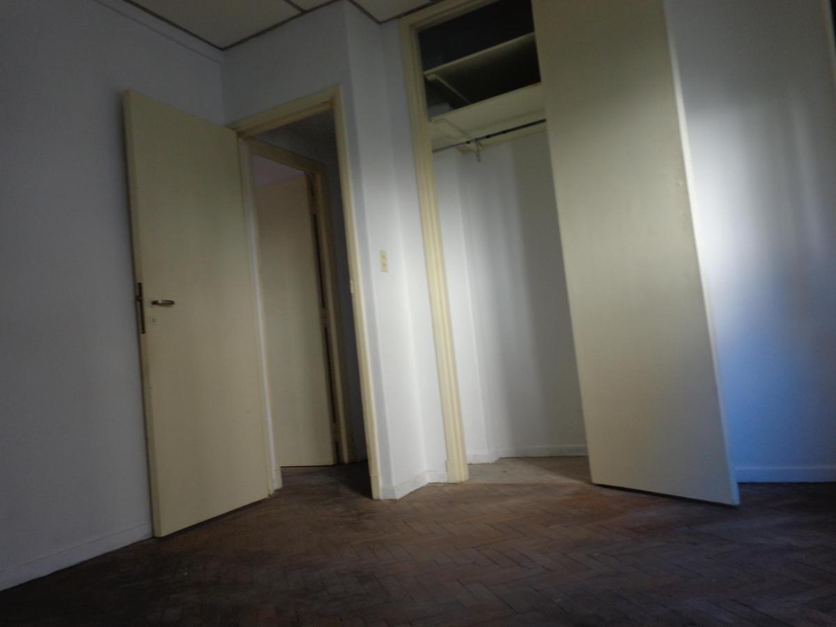 Foto de DPTO 3AMB.A RECICLAR (OPORT. U$S 1.500.- )EL M2. Z/ TRIBUNALES, imagen 4