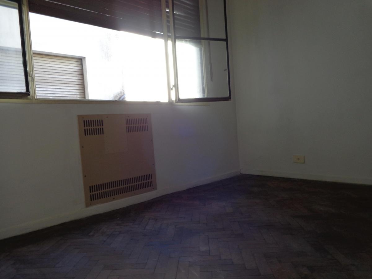 Foto de DPTO 3AMB.A RECICLAR (OPORT. U$S 1.500.- )EL M2. Z/ TRIBUNALES, imagen 5
