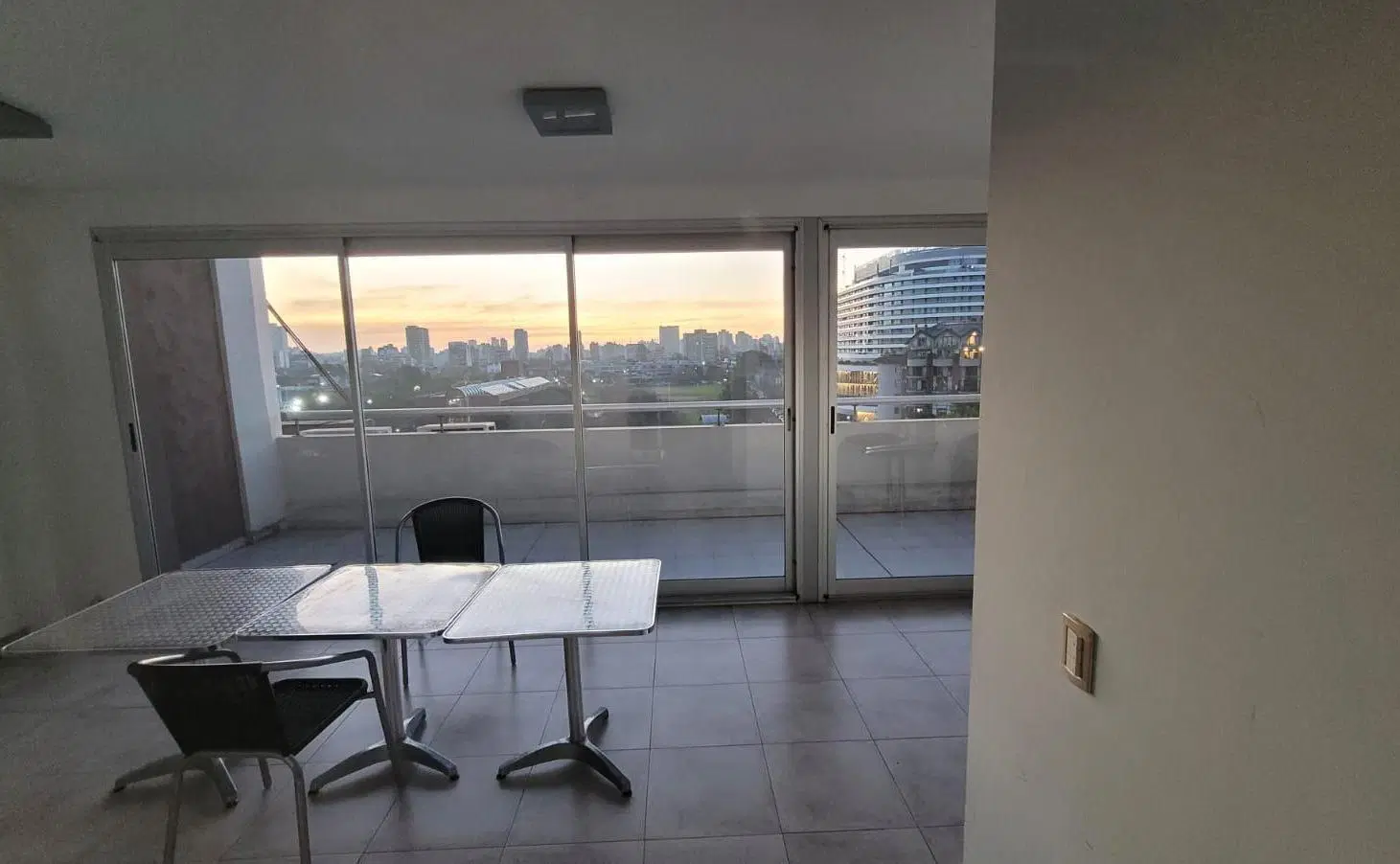 Departamento Piso exclusivo 3 ambientes con 2 balcones de110 m2 3