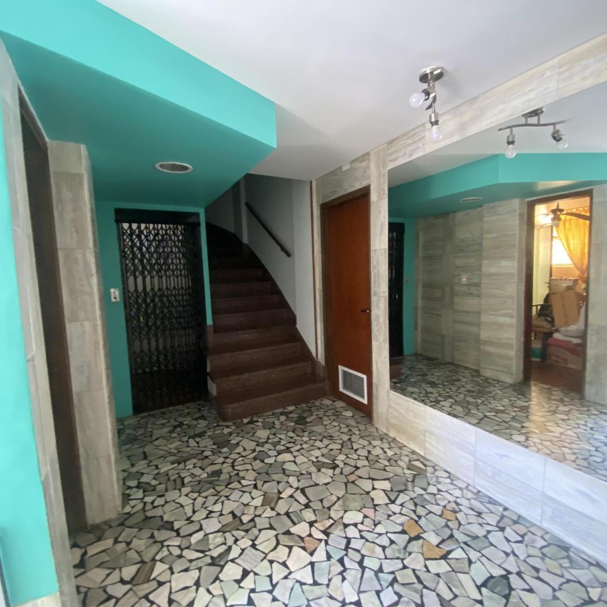 Departamento de 3 Ambientes con Dependencia y Patio en Belgrano R. 4