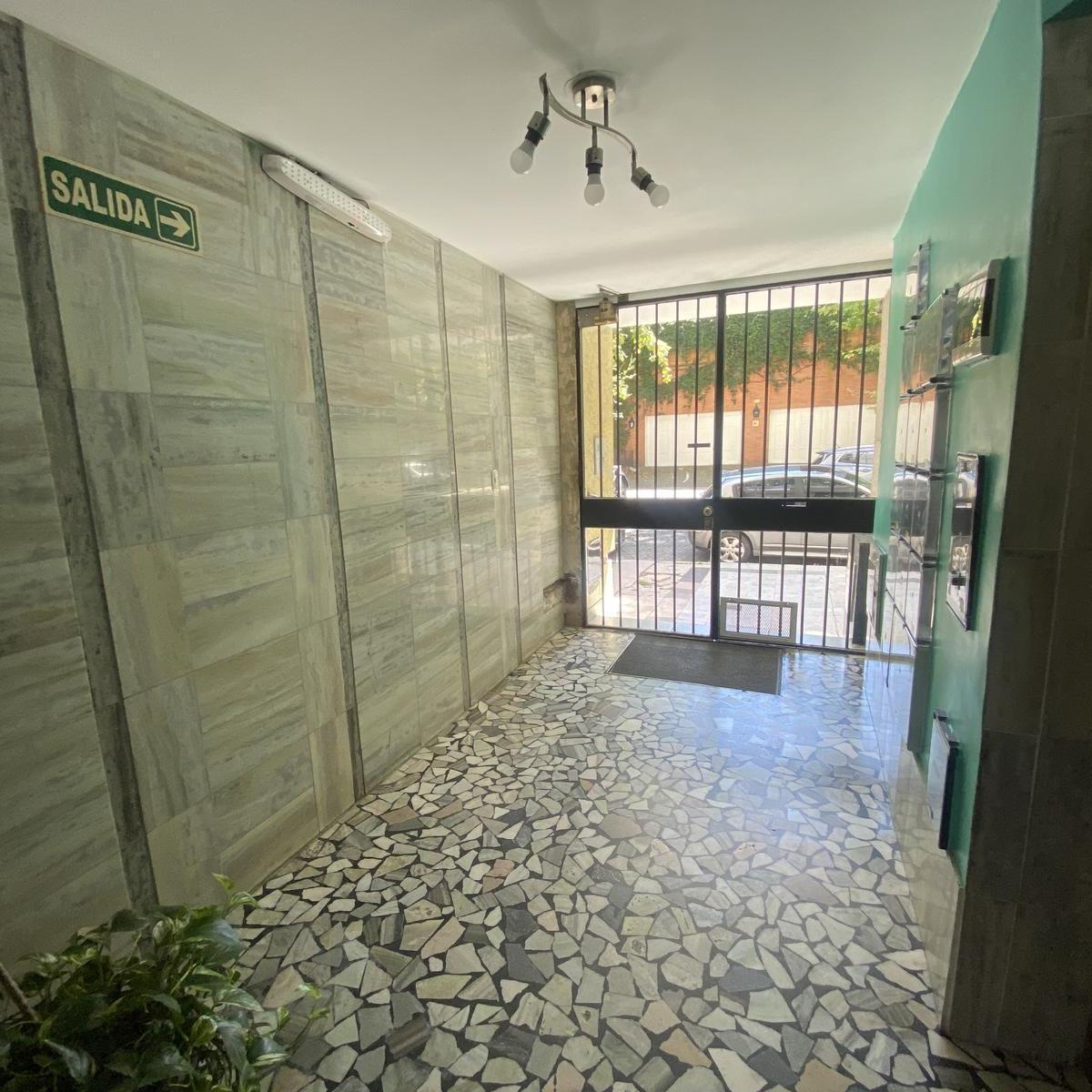 Departamento de 3 Ambientes con Dependencia y Patio en Belgrano R. 5