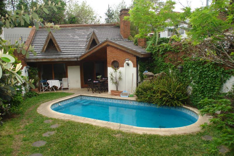 Excelente Residencia - en Belgrano R - Ideal Uso Familiar o Embajada - Jardín y Piscina. 2