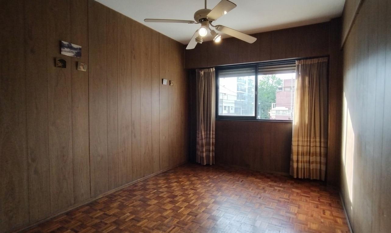Departamento dos ambientes al frente con balcón