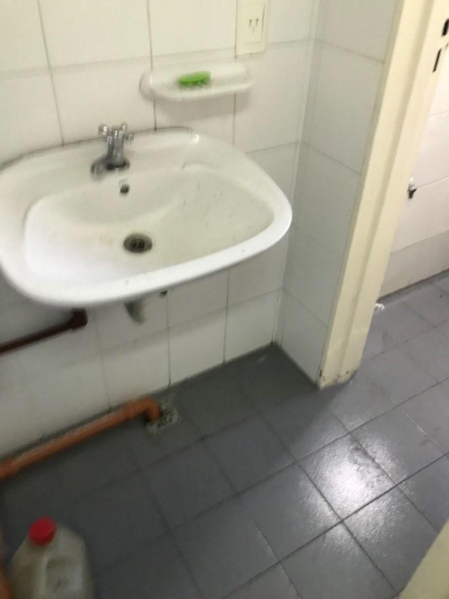 Foto de LOCAL EN VENTA CON RENTA - LINIERS- FOCO COMERCIAL- AV. RIVADAVIA 11200, imagen 1