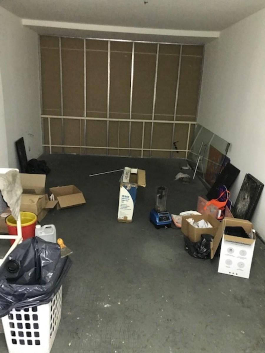Foto de LOCAL EN VENTA CON RENTA - LINIERS- FOCO COMERCIAL- AV. RIVADAVIA 11200, imagen 3