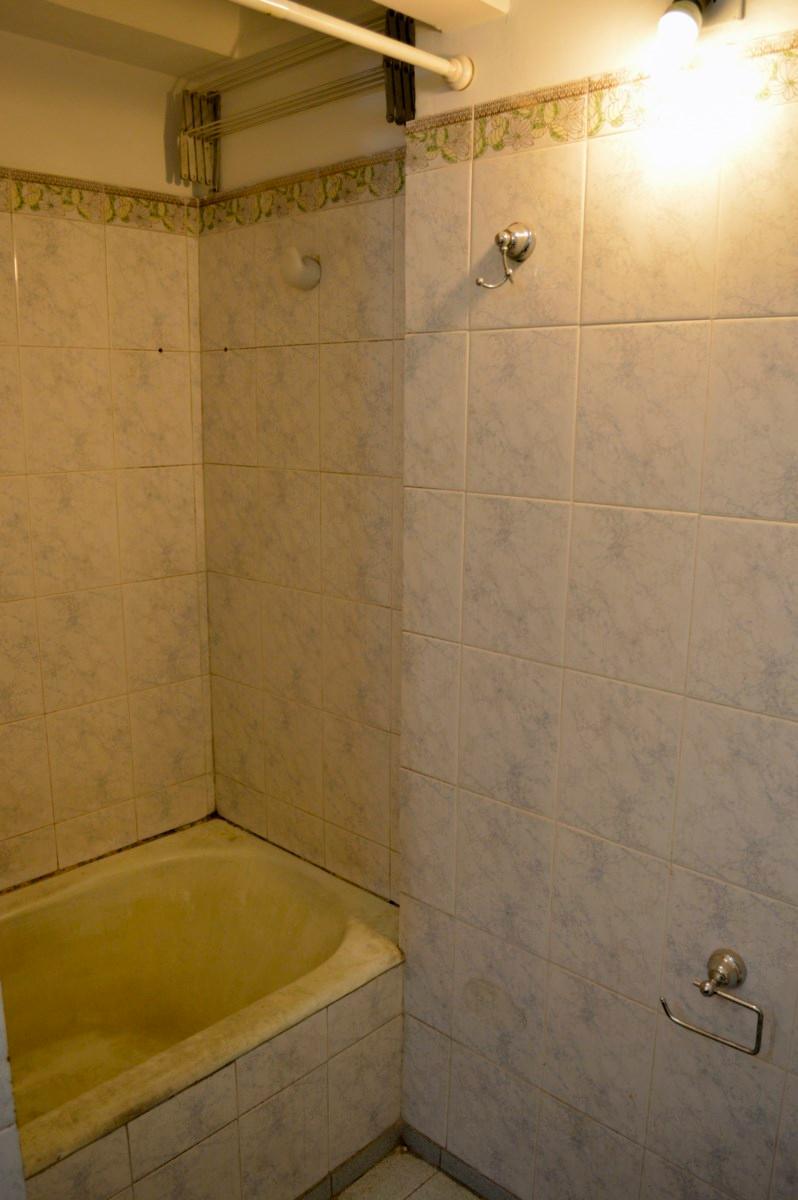 Departamento 2 Amb en Venta C/renta - 4º Piso Frente - Liniers 2