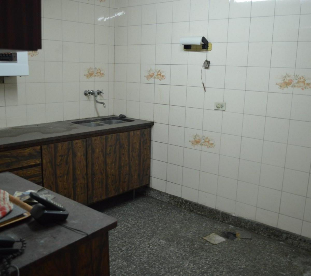 Casa en Venta 5 Amb C/cochera Sobre Lote 8,66 m X 22 m. Flores Sur 2