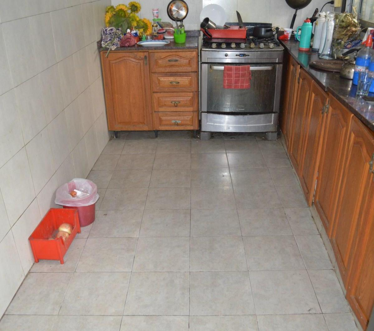 Foto de CASA DE 4 AMBIENTES CON COCHERA EN VENTA- LINIERS, imagen 2