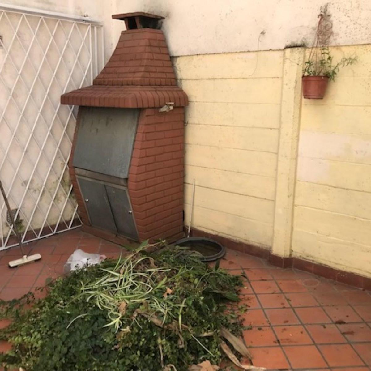 CASA EX MUNICIPAL 4 AMBIENTES CON GARAGE EN VENTA