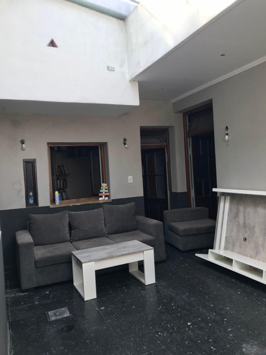 Casa en Venta 4 Ambientes con Patio y Terraza. Mataderos 2