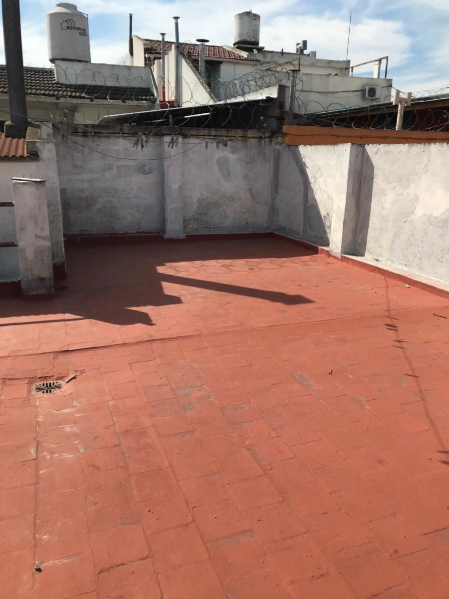 Casa en Venta 4 Ambientes con Patio y Terraza. Mataderos 1