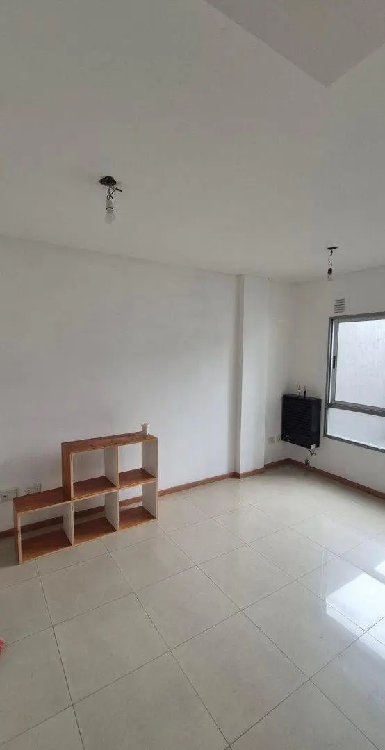 Departamento de 2 Ambientes EN ALQUILER- 1º PISO CONTRAFRENTE-MATADEROS 4