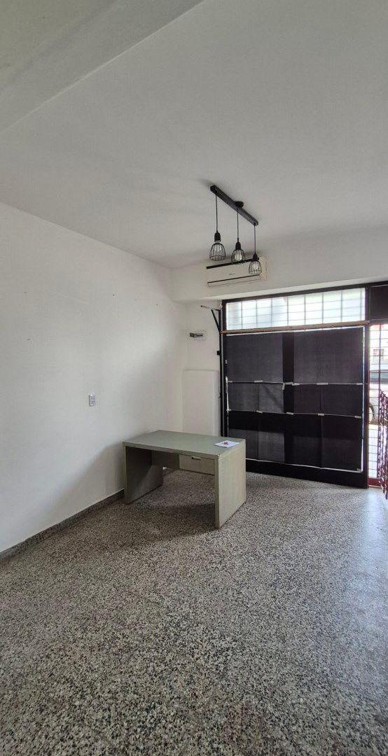 Foto de LOCAL EN ALQUILER - ZONA DE LINIERS-SIN EXPENSAS, imagen 1
