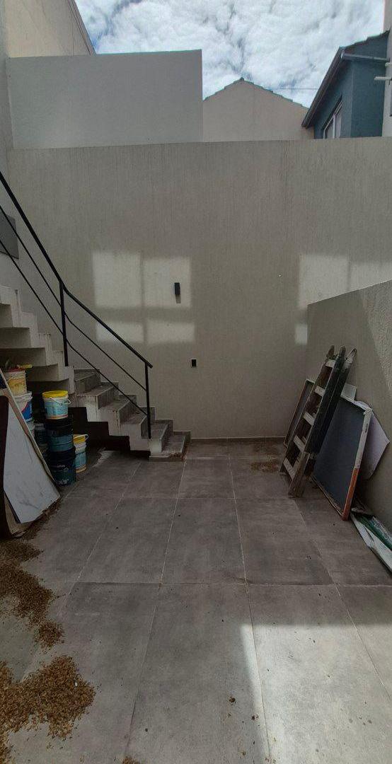 Foto de DUPLEX EN VENTA 4 AMBIENTES CON COCHERA 2/3 AUTOS- MATADEROS, imagen 5