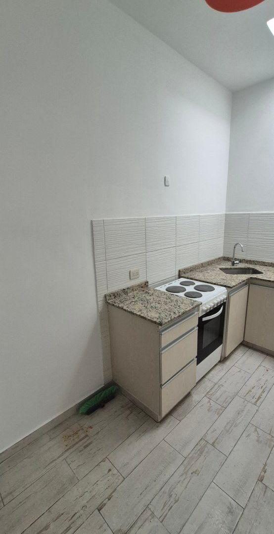 Foto de DEPARTAMENTO DE 3 AMBIENTES CON PATIO/TERRAZA AMPLIO!!! VILLA LUGANO, imagen 3