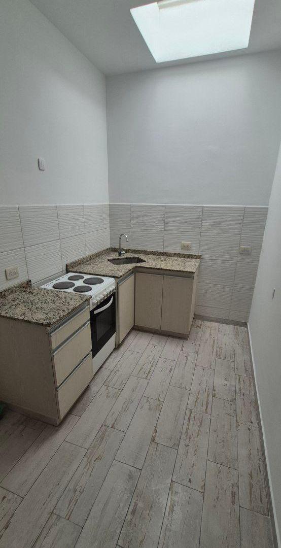 Foto de DEPARTAMENTO DE 3 AMBIENTES CON PATIO/TERRAZA AMPLIO!!! VILLA LUGANO, imagen 2