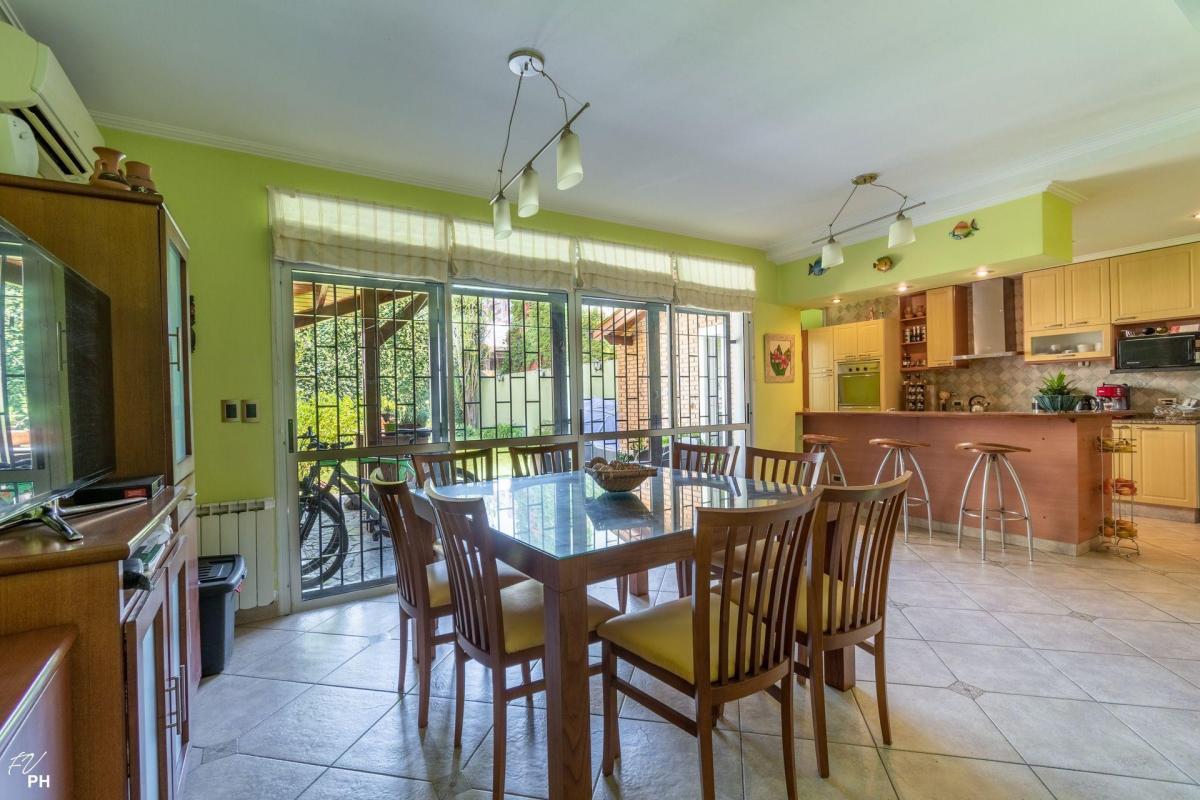 Casa en Venta 4 Dorm. Zona Abasto 2