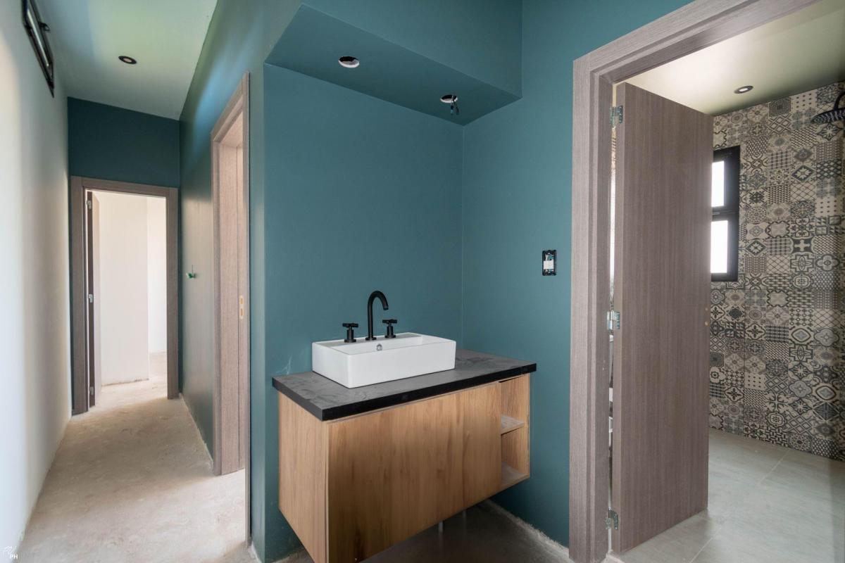 Venta Casa Tres Dorm. con Pileta Ibarlucea 2