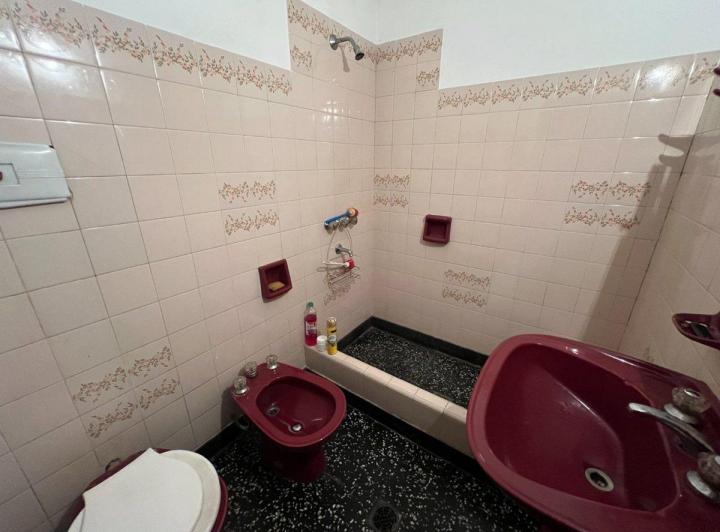 VENTA CASA 3 DORMITORIOS CON COCHERA FISHERTON 5